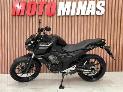 YAMAHA FZ 15 Fazer ABS, Foto 1
