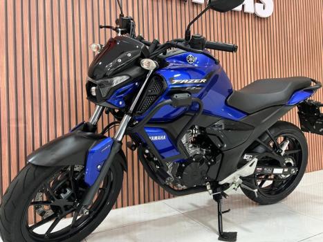 YAMAHA FZ 15 Fazer ABS, Foto 3