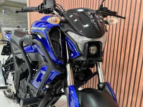 YAMAHA FZ 15 Fazer ABS, Foto 7