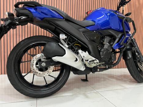 YAMAHA FZ 15 Fazer ABS, Foto 9