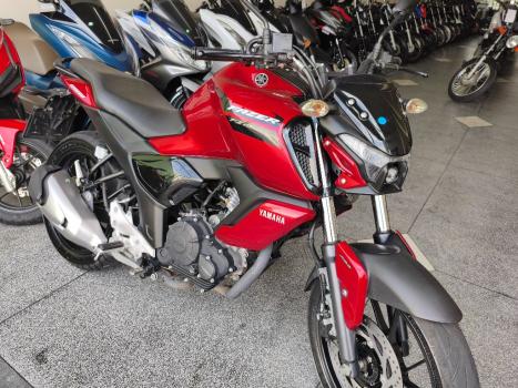 YAMAHA FZ 15 Fazer ABS, Foto 3