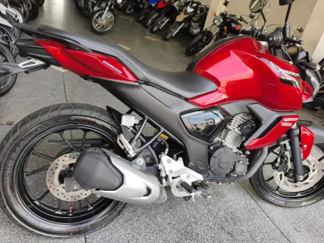 YAMAHA FZ 15 Fazer ABS, Foto 9