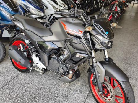 YAMAHA FZ 15 Fazer ABS, Foto 3