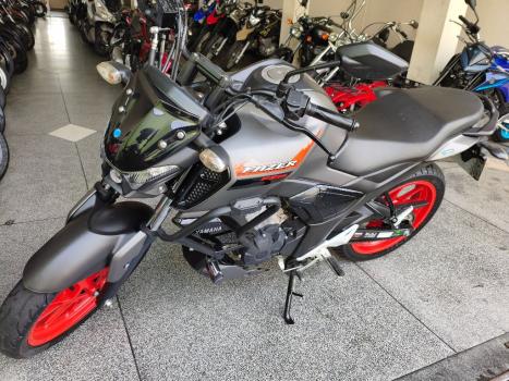 YAMAHA FZ 15 Fazer ABS, Foto 4