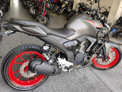 YAMAHA FZ 15 Fazer ABS, Foto 8