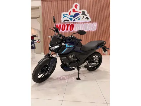 YAMAHA FZ 15 Fazer ABS, Foto 2