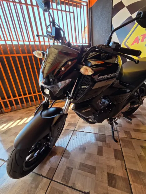 YAMAHA FZ 15 Fazer ABS, Foto 5