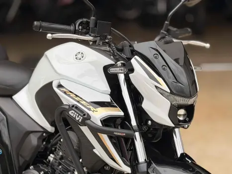 YAMAHA FZ 25 250 Fazer Flex , Foto 3