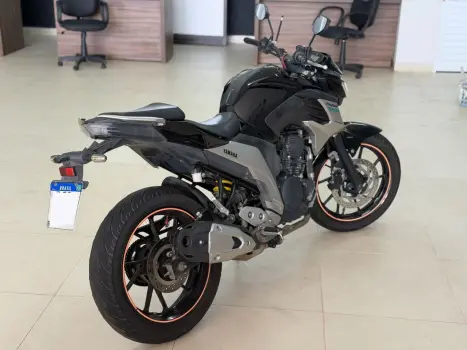 YAMAHA FZ 25 250 Fazer Flex , Foto 3