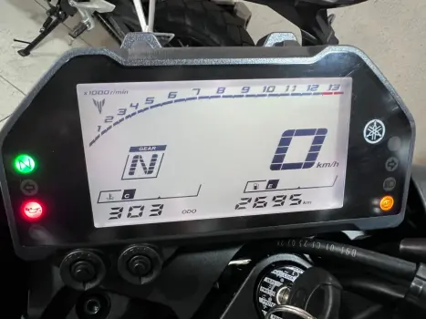 YAMAHA MT-03 300 , Foto 7