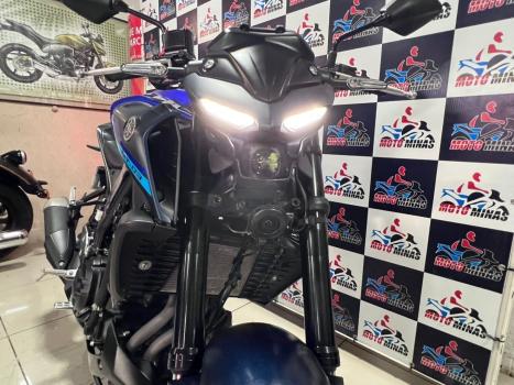 YAMAHA MT-03 300 , Foto 11