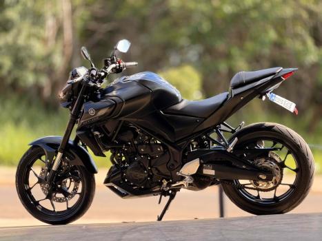 YAMAHA MT-03 300 , Foto 2