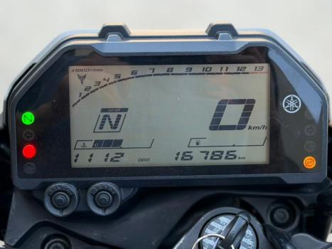 YAMAHA MT-03 300 , Foto 5
