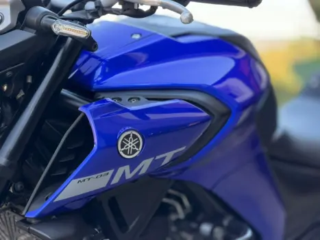 YAMAHA MT-03 300 , Foto 8