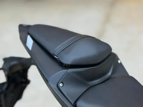 YAMAHA MT-03 300 , Foto 10