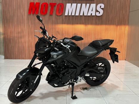 YAMAHA MT-03 300 , Foto 2