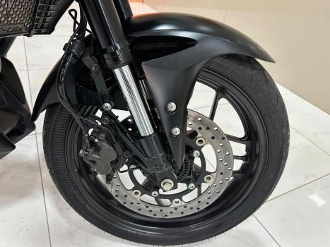 YAMAHA MT-03 300 , Foto 5