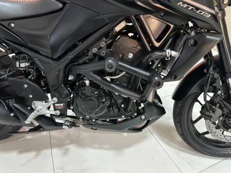 YAMAHA MT-03 300 , Foto 7