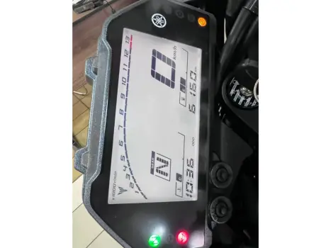 YAMAHA MT-03 300 ABS, Foto 8