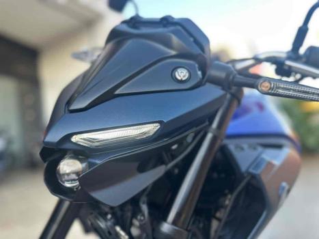 YAMAHA MT-03 300 ABS, Foto 4 YAMAHA MT-03 300 ABS, Foto 4