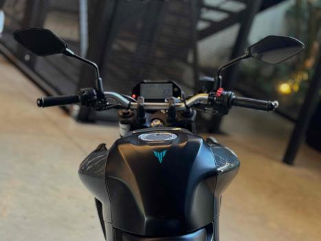 YAMAHA MT-03 300 ABS, Foto 8