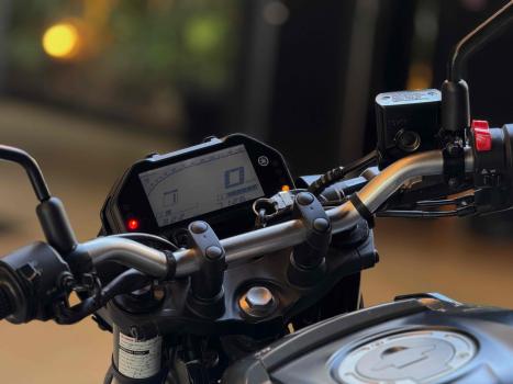 YAMAHA MT-03 300 ABS, Foto 9