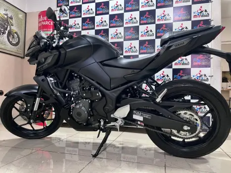 YAMAHA MT-03 300 ABS, Foto 3
