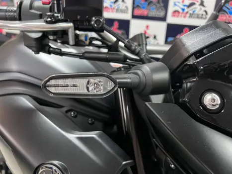 YAMAHA MT-03 300 ABS, Foto 9