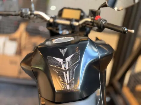 YAMAHA MT-03 300 ABS, Foto 10