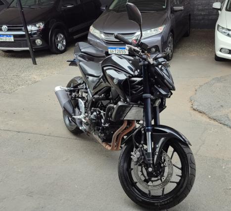 YAMAHA MT-03 300 ABS, Foto 2