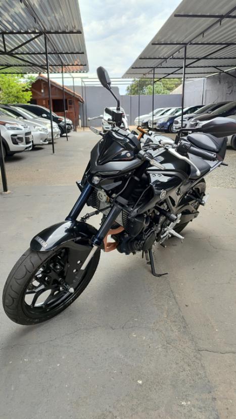 YAMAHA MT-03 300 ABS, Foto 3