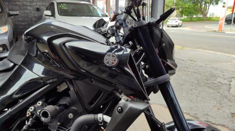 YAMAHA MT-03 300 ABS, Foto 4