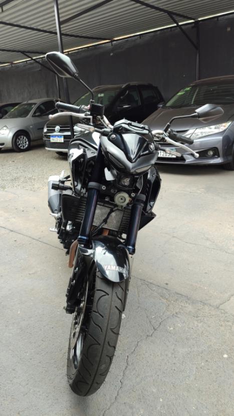 YAMAHA MT-03 300 ABS, Foto 6