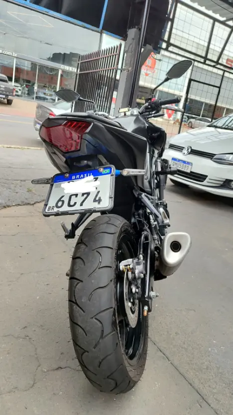 YAMAHA MT-03 300 ABS, Foto 8