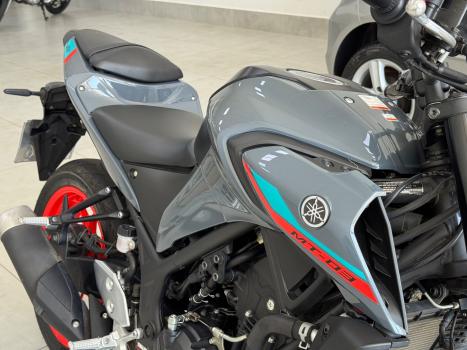YAMAHA MT-03 300 ABS, Foto 8
