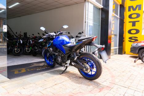 YAMAHA MT-03 300 ABS, Foto 3