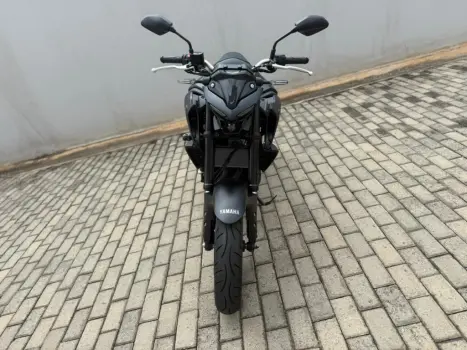 YAMAHA MT-03 300 ABS, Foto 3