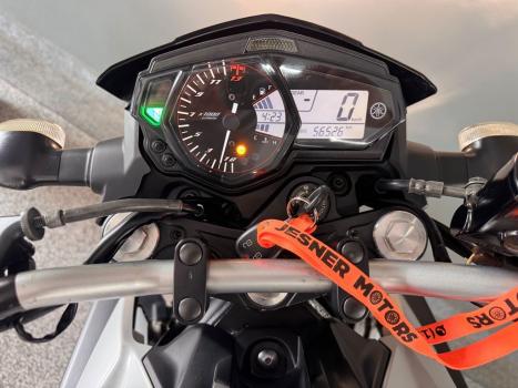 YAMAHA MT-03 300 ABS, Foto 2