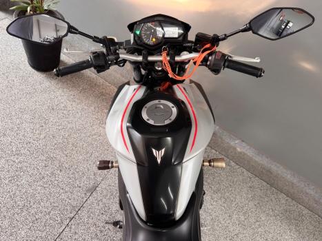 YAMAHA MT-03 300 ABS, Foto 5