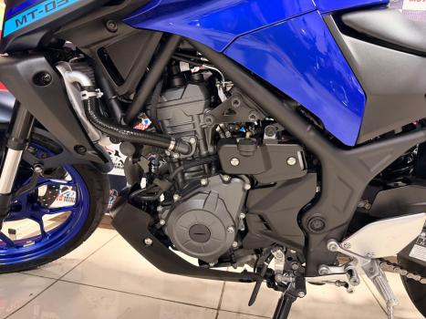 YAMAHA MT-03 300 ABS, Foto 3