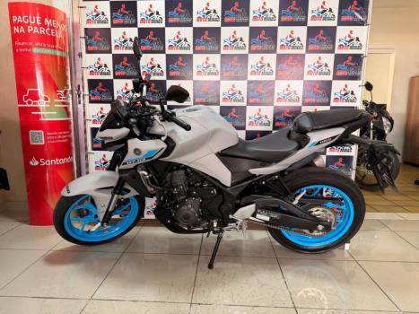 YAMAHA MT-03 300 ABS, Foto 3