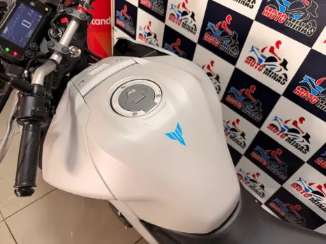 YAMAHA MT-03 300 ABS, Foto 10