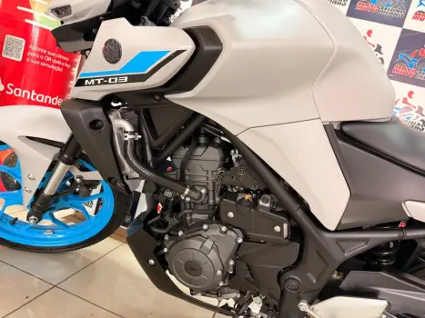 YAMAHA MT-03 300 ABS, Foto 11
