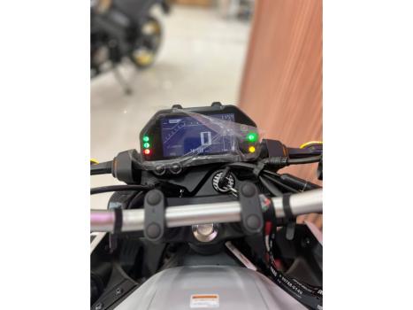 YAMAHA MT-03 300 ABS, Foto 8