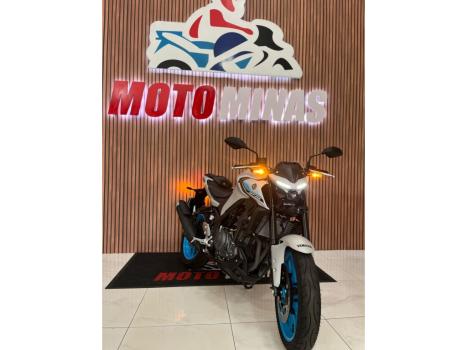 YAMAHA MT-03 300 ABS, Foto 9