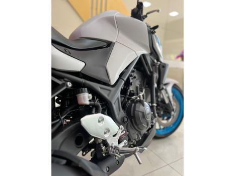 YAMAHA MT-03 300 ABS, Foto 13
