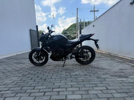 YAMAHA MT-03 300 ABS, Foto 2