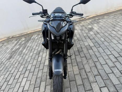 YAMAHA MT-03 300 ABS, Foto 4