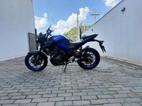 YAMAHA MT-03 300 ABS, Foto 2