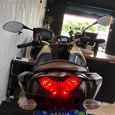 YAMAHA MT-03 300 ABS, Foto 2